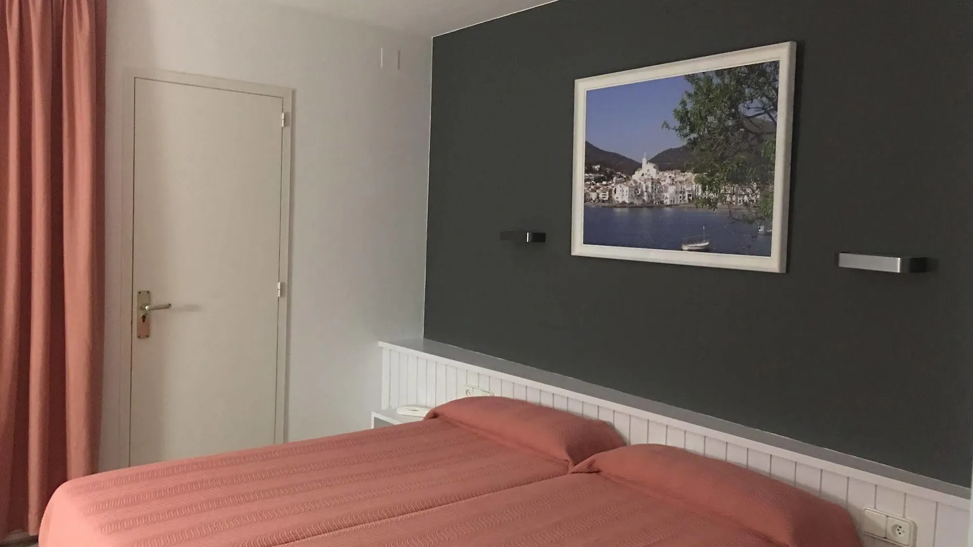 ***  Hotel S'Aguarda Cadaqués España
